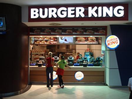Scandalul „Horsegate”: „Burger King” continua sa comercializeze produse din carne de cal!