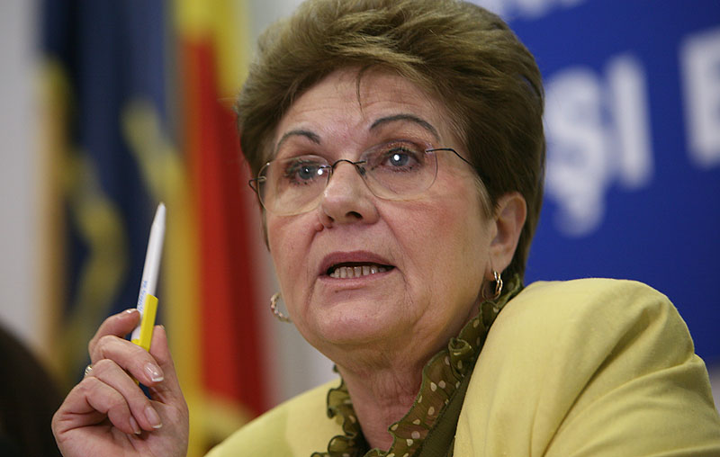 Ministrul Muncii: Medicii rezidenti vor avea salarii duble din 2014