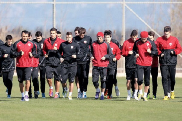 Dinamo a gasit bani de cantonament! Merge in Spania sa se lupte cu Dan Petrescu!
