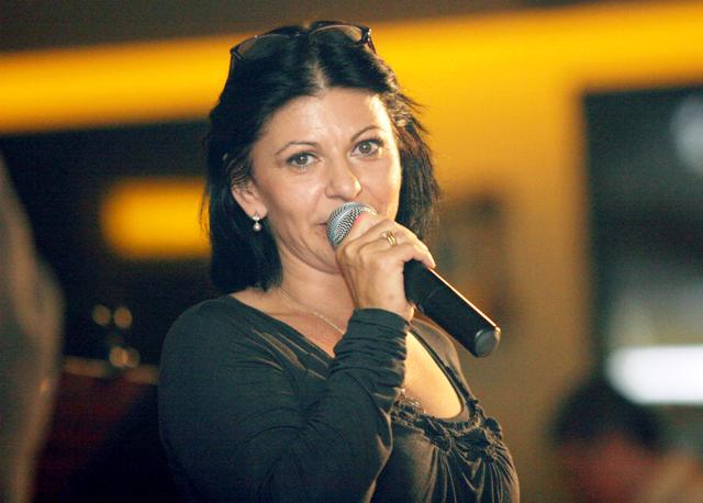 Elena Carstea se intoarce in Romania ca sa participe la Eurovision – VIDEO