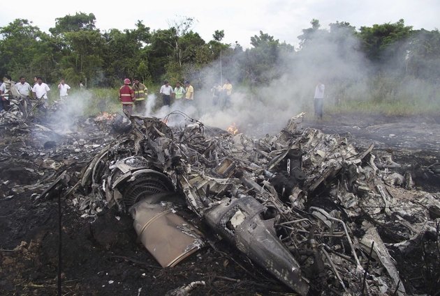 UPDATE: Un elicopter s-a prabusit in centrul Londrei
