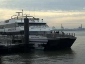 New York: 85 de persoane ranite intr-un accident de feribot