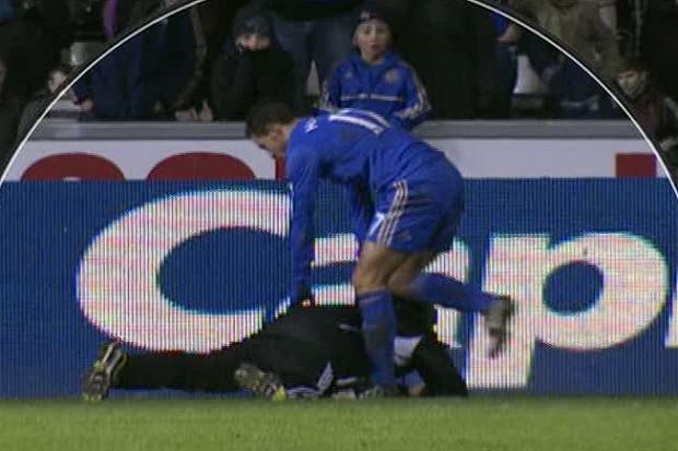 Scandal in Anglia: un fotbalist de la Chelsea a calcat in picioare un copil de mingi! – VIDEO