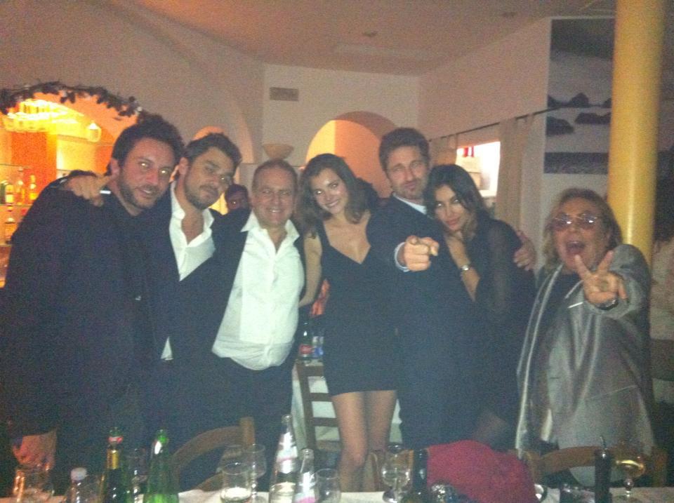 Madalina Ghenea si Gerard Butler, sarut pasional de Anul Nou!
