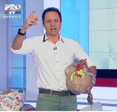 Maruta o ataca pe Iulia Albu. Daca ea are gaina, el si-a luat curcan