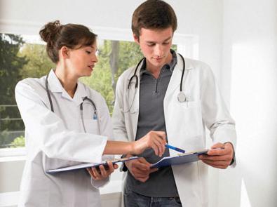 Medicii angajati la stat si la privat, posibil conflict de interese