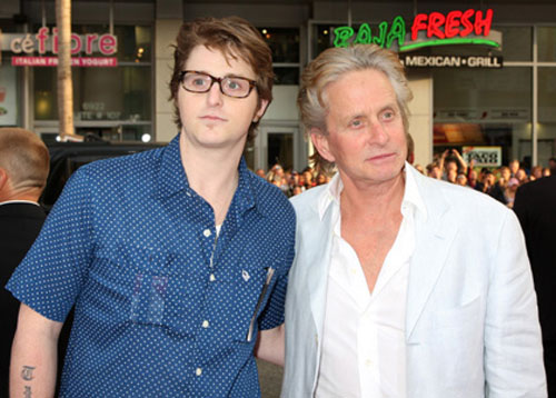 Fiul lui Michael Douglas, cu droguri la inchisoare