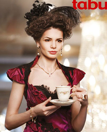 Fosta doamna Columbeanu, transformata de revista „Tabu” intr-o Anna Karenina de Romania