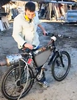 Un inventator roman a reusit sa-i impresioneze pe britanici. Tanarul este comparat cu Henri Coanda – VIDEO