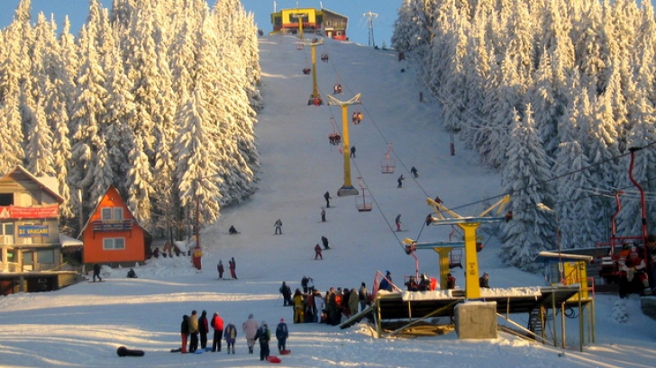Copil de 10 ani ranit pe o partie de schi din Semenic