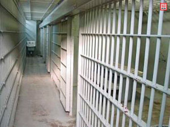 Penitenciarul Timisoara: Un detinut periculos a evadat de sub escorta