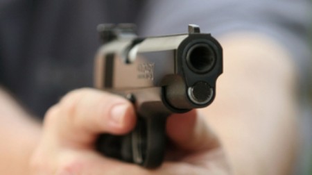 pistol_1 - Ziarul National
