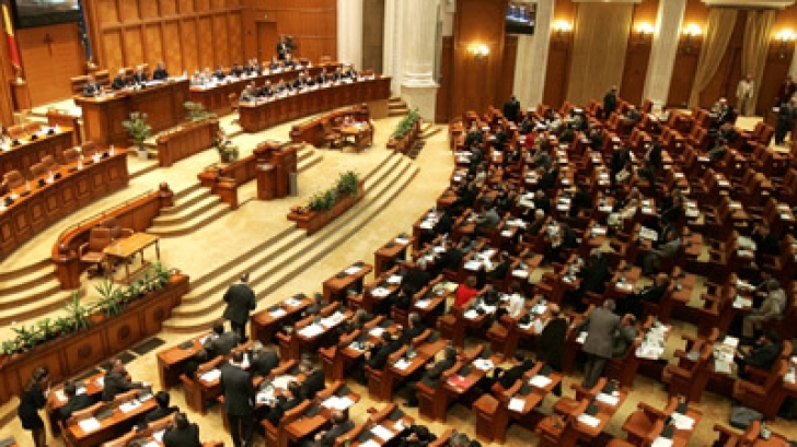Parlamentarii se reunesc in sesiune extraordinara pentru a vota noile privilegii