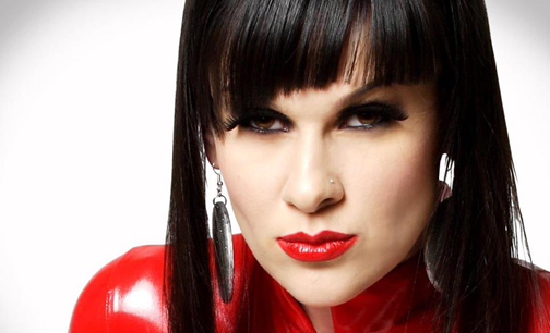 Inca un trup talentat in industria muzicala! Afla cine s-a facut sexy-cantareata