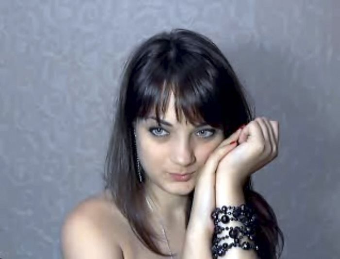 Ce fac fetele de pe videochat atunci cand au pauza