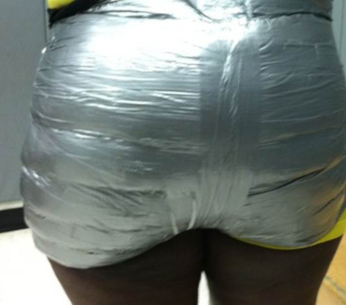 Uluitor! Doua femei prinse in aeroport cu 6,5 kilograme de cocaina in chiloti – FOTO, VIDEO