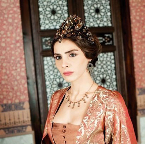 „Sultana Mahidevran”, din „Suleyman Magnificul”, acuzata ca a destramat o casnicie