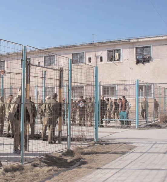 Peste 6.000 de detinuti ar putea fi eliberati