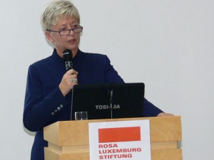 Anita Tack la microfon - Ziarul National