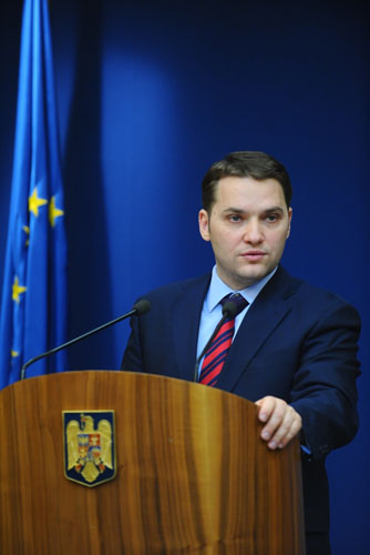 Statul concediaza Bechtel din lipsa de bani