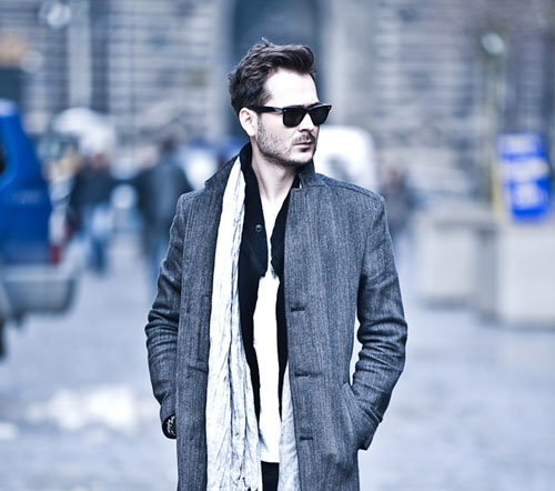 Romanul Edward Maya cucereste Bollywoodul!