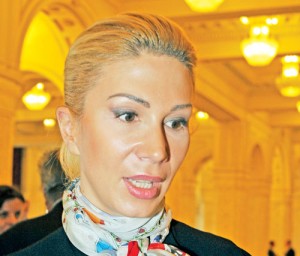 RALUCA TURCAN-FANE (10) - Ziarul National