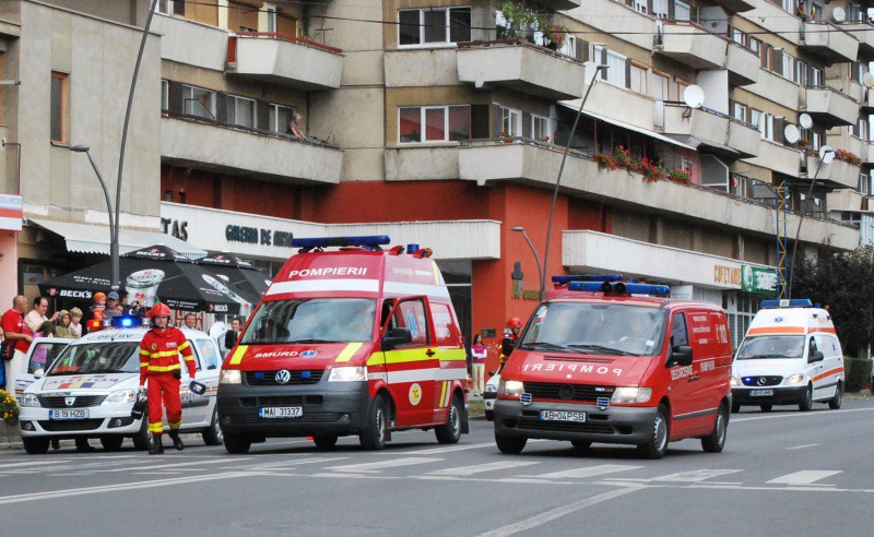 Baiat de 11 ani, in coma, dupa ce a fost impins pe scari de un prieten