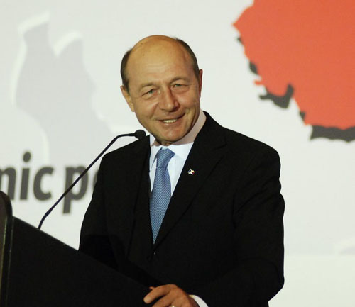 Constatarea lui Basescu in privinta concediilor sefilor celor doua Palate