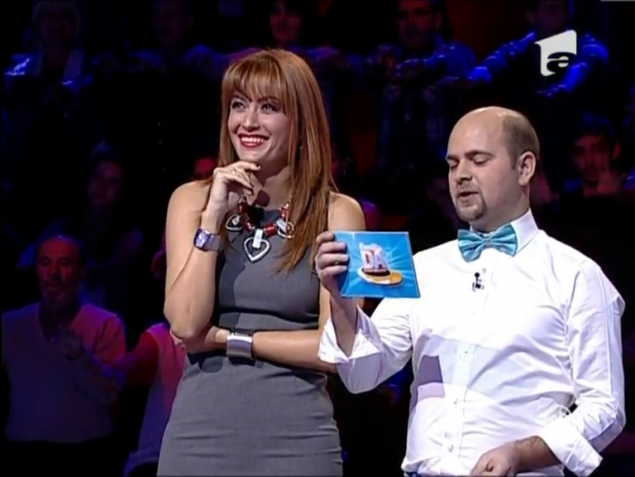 Anca Turcasiu l-a palmuit pe Cosmin Selesi! Ce a enervat-o atat de tare! (FOTO)