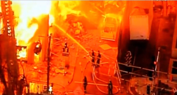 Cinci raniti in urma unei puternice explozii intr-un restaurant. Flacarile au ajuns pana la 100 de metri inaltime! (VIDEO)