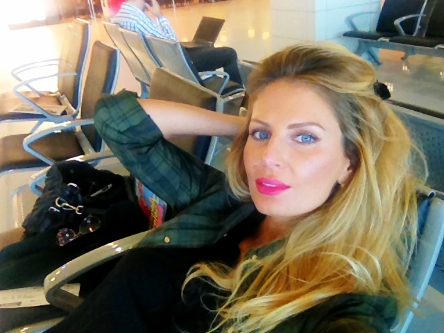 Andreea Banica surprinde din nou: s-a pozat in chiloti! (FOTO)