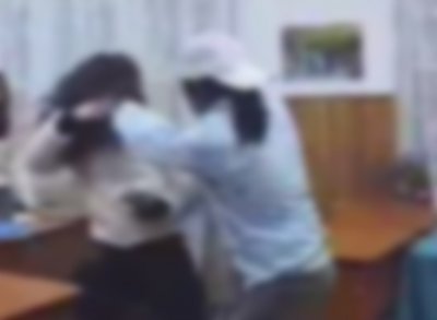 Eleva, in stare grava la spital dupa ce a fost batuta de o colega in fata profesoarei de franceza