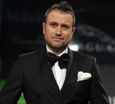 Uite ce face Catalin Botezatu de Valentine`s Day!