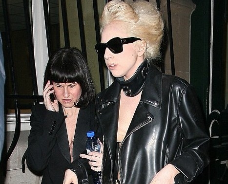 Fosta asistenta a lui Lady Gaga: „Eu trebuia sa-i trag apa la toaleta”