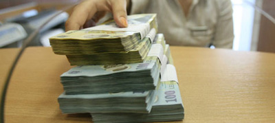 Bastanii romani au „SARACIT”: au 3,7 miliarde de euro in conturi!