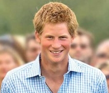 Printul Harry face furori pe terenul de baseball! (VIDEO)