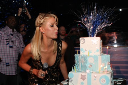 Paris Hilton - Ziarul National