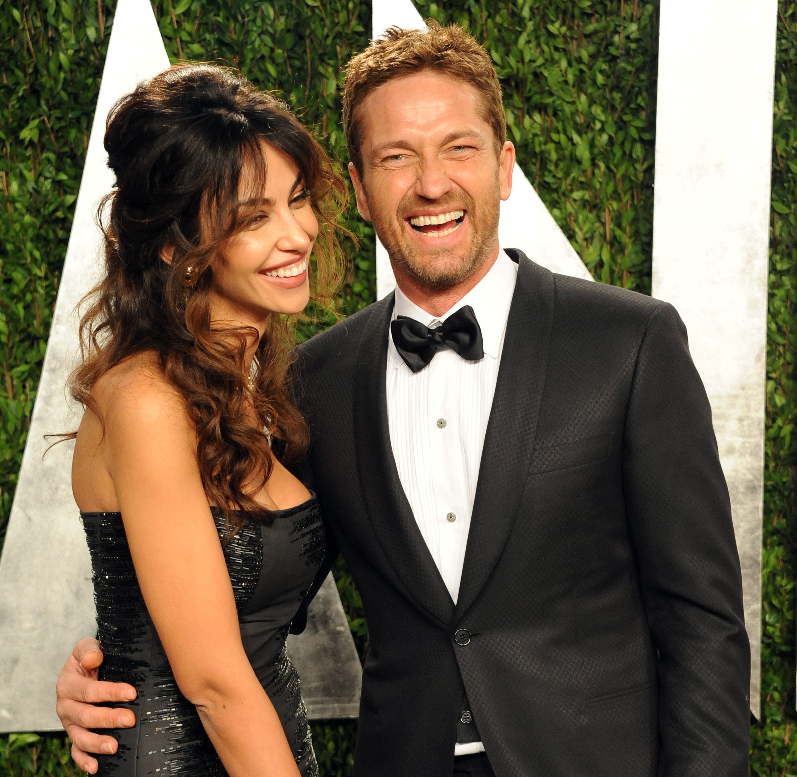 Nu s-au despartit! Iata-i impreuna la Vanity Fair Oscar Party! – FOTO