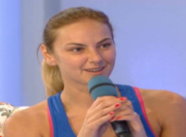 Roxana Ionescu, tintuita la pat! Ce jura sa nu mai faca niciodata, ca sa nu mai ajunga sa sufere!