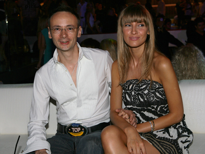 Mihai Albu, despre sotia sa si gaina pe care o plimba prin oras: „Vrea si ea sa devina vedeta”