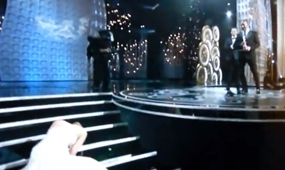 Rochia, bat-o vina! A patit-o si la Oscaruri: Moment jenant pentru o tanara actrita, in vazul lumii! (FOTO, VIDEO)