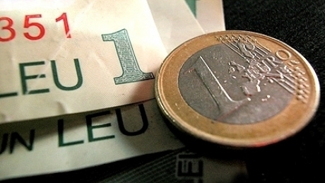 UPDATE. Maxim istoric/Euro trece de pragul psihologic de 5 lei. Cursul oficial anunțat de BNR