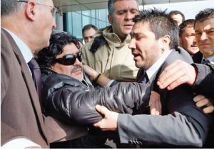 maradona_incaierare - Ziarul National