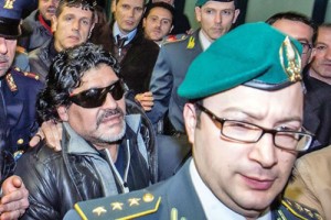 maradona_paznici - Ziarul National