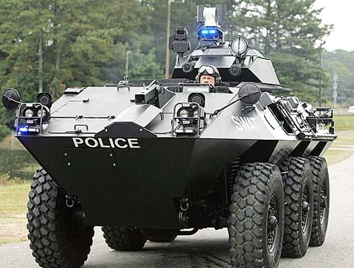 Politia americana se militarizeaza