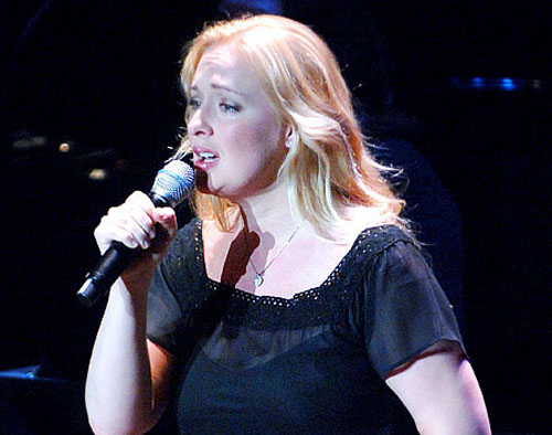 Mindy McCready, atinsa de “Blestemul Doctorului Moarte”?