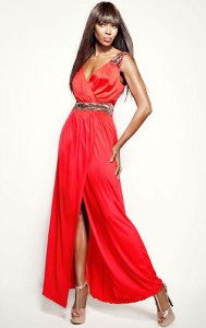 La modelo britnica Naomi Campbell posa para la coleccin Verano 2012 de la firma Love Republic. - Ziarul National