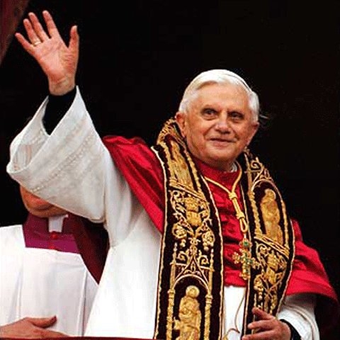 Incredibil! Demisia Papei Benedict, influentata de raportul privind intalnirile sexuale de la Vatican, intre clericii homosexuali!