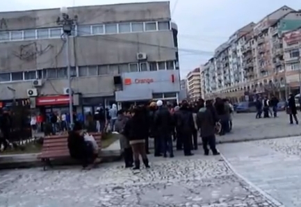 Durere si revolta: Colegii lui Alexandru Stefan, elevul ucis la Targoviste, au iesit in strada- VIDEO