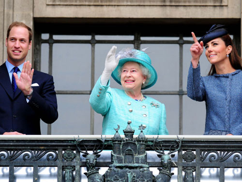 Kate Middleton si Regina Marii Britanii se cearta pe mobila!